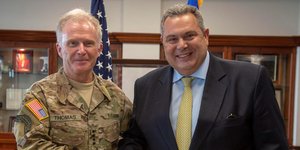 Ο Πάνος Καμμένος με αμερικανό στρατηγό στο πρόσφατο ταξίδι του στις ΗΠΑ- φωτογραφία eurokinissi