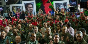 Πρώην στρατιωτικοί λένε ότι πολλοί συνάδελφοί τους φοβούνται σκληρά αντίποινα αν αυτομολήσουν (Φωτογραφία: ΑΡ)