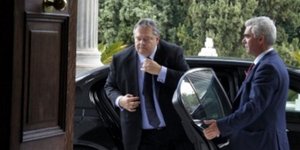 Ο ΣΥΡΙΖΑ ρωτά τη Βουλή αν ο Βενιζέλος εξακολουθεί να χρησιμοποιεί τη θωρακισμένη