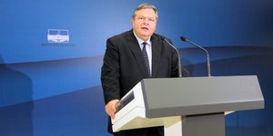 Βενιζέλος: Η Τρόικα παίζει με την φωτιά στην Ελλάδα και τη Ευρωζώνη