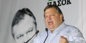 Ανοικτή συγκέντρωση στο Σύνταγμα τολμά το ΠΑΣΟΚ