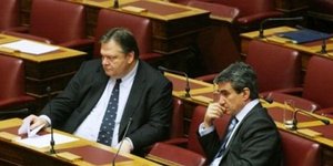 Σε θέσεις μάχης Βενιζέλος και Λοβέρδος -Οι σχεδιασμοί και ο παράγων ανασχηματισμ