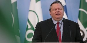 Σκληρή επίθεση Βενιζέλου σε ΣΥΡΙΖΑ και ΝΔ