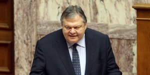 Θύελλα στο ΠΑΣΟΚ -Ρίξε την κυβέρνηση λένε οι πράσινοι βουλευτές στον Βενιζέλο