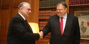 Ο Βενιζέλος προανήγγειλε την παραίτησή του από υπουργός Οικονομικών 