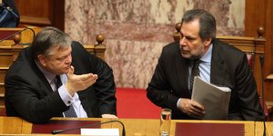 Μετωπική σύγκρουση Βενιζέλου-Παπουτσή