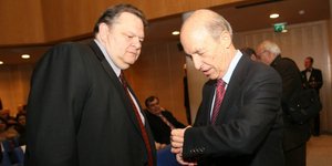 «Οχι» Σημίτη στον Βενιζέλο για το Συνέδριο