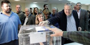 Ψήφισε ο κ. Βενιζέλος για τον νέο φορέα της Κεντροαριστεράς (Φωτογραφία: EUROKINISSI/ ΧΡΗΣΤΟΣ ΜΠΟΝΗΣ)