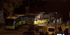 Από την έκρηξη έξω από το στάδιο της Μπεσίκτας. Φωτογραφία: AP