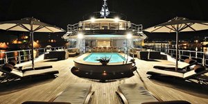 Αυτό είναι το υπερπολυτελές γιοτ Vibrant Curiosity που έχει θαμπώσει τους πάντες