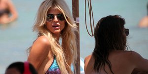 Βικτόρια Σίλβστεντ: Στη Μύκονο ένα «κουνελάκι» 40 ετών που μοιάζει με 20αρα [εικ