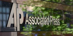 Μακάβρια γκάφα του Associated Press -Μετέδωσε ότι συνετρίβη το αεροσκάφος με τις