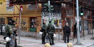 Κατάληψη ξανά στη «Βίλα Αμαλία» - Αστυνομικοί έχουν περικυκλώσει το κτίριο