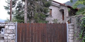 Συνεχίζεται η κόντρα για τη βίλα Λιάπη στην Ευρυτανία -Οι κάτοικοι επιμένουν: Ού
