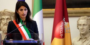 Ενδεχόμενη παραίτηση της Βιρτζίνια Ράγκι θα αποτελούσε πλήγμα για το κόμμα της