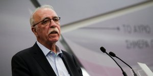 Κριτική στον υπ. Μεταναστευτικής Πολιτικής Δ. Βίτσα άσκησε το Π.Σ. του ΣΥΡΙΖΑ -Φωτογραφία: Intimenews