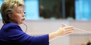 Ρέντινγκ: Η Γερμανία δεν υπερασπίζεται την Ευρώπη