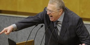 Κομμένα τα αγγλικά για τους Ρώσους -Πρόταση για αυστηρά πρόστιμα για τη χρήση ξε