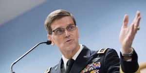 O αμερικανός στρατηγός Τζόζεφ Βότελ/Φωτογραφία: ΑP