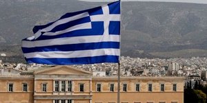 Financial Times: οδηγείτε την χώρα ολοταχώς προς την χρεοκοπία