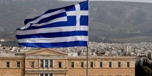 Στην Βουλή δικογραφίες πολιτών και φορέων κατά Παπανδρέου και Παπακωνσταντίνου