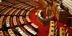 Αδειο ξανά το Κοινοβούλιο: Παρά το τελεσίγραφο Σαμαρά 4 υπουργοί δεν πήγαν στη Β