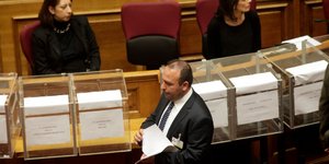 10 κάλπες θα στηθούν στην προανακριτική για τη Novartis στη Βουλή  /Φωτογραφία: Eurokinissi