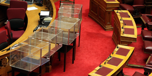 Απόλυτος μύλος με τις κάλπες της προανακριτικής - Ζύμωση ακόμη και στις τουαλέτε