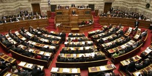 Ο νεοδημοκράτης Παύλος Σιούφας κατέθεσε πρόταση νόμου για να μειωθούν οι βουλευτ