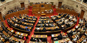 Προτάσεις νόμου για τους μετανάστες κατέθεσαν Ανεξάρτητοι Ελληνες και Χρυσή Αυγή