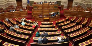 «Μεγάλος αδελφός» για τα πόθεν έσχες: Πως θα ελέγχονται πολιτικοί