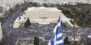 Λαοθάλασσα στο Σύνταγμα στο συλλαλητήριο για τη Μακεδονία / Φωτογραφία: Intimenews/ΠΑΡΤΣΑΛΗΣ ΛΕΥΤΕΡΗΣ