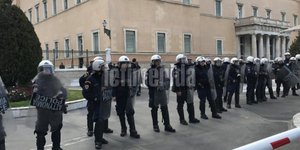 Ισχυρές αστυνομικές δυνάμεις στη Βουλή