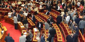 Η Βουλή ψήφισε το νομοσχέδιο για τα Κέντρα Κράτησης μεταναστών