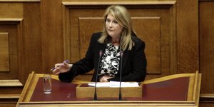 Βούλτεψη: Δεν θα ισχύσει για τους βουλευτές η κατάργηση των περικοπών για τους δ