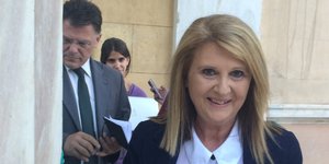 Στη Δικαιοσύνη η Βούλτεψη για τα όσα δημοσίευσε η Αυγή -Τι απαντάει η κυβερνητικ