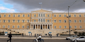 Κομμάτια πάγου θα πετάξουν στη Βουλή το πρωί της Τετάρτης κάτοικοι της Φλώρινας
