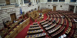 Αίτημα για την επαναξιολόγηση των καλλικρατικών δήμων από τους βουλευτές (Φωτο: Eurokinissi)