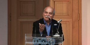 Ο Νίκος Βούτσης/ Φωτογραφία intime