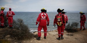 ψάχνοντας τους αγνοούμενους/Φωτογραφία: Eurokinissi/ΣΤΕΛΙΟΣ ΜΙΣΙΝΑΣ