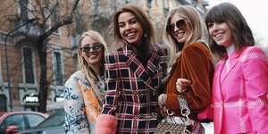 Fashionista ποζάρουν στον φακό/ Φωτογραφία: Shutterstock