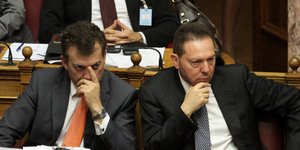 Θέατρο σκιών η κυβέρνηση για τον κατώτατο μισθό – Ο Βρούτσης διαψεύδει τον Μέργο