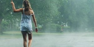 Υψηλές θερμοκρασίες αλλά με βροχές και πιθανές καταιγίδες σε όλη τη χώρα