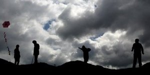 Καλός ο καιρός για χαρταετό μέχρι το μεσημέρι - Βροχές και καταιγίδες από το από
