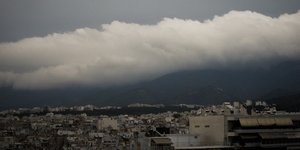 Ασυνήθιστη η καιρική διαταραχή των τελευταίων ημερών (Φωτογραφία: EUROKINISSI/ΤΑΤΙΑΝΑ ΜΠΟΛΑΡΗ)