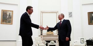 H σημερινή είναι η 13η συνάντηση την τελευταία εξαετία των προέδρων Ρωσίας και Σερβίας (Φωτογραφία: Sergei Ilnitsky/Pool Photo via AP)