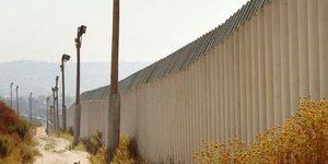 Τμήμα του υφιστάμενου τείχους στην περιοχή Σαν Ντιέγκο - Τιχουάνα (Φωτογραφία: ΑΡ/αρχείο) 