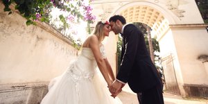 Νιόπαντρο ζευγάρι/ Φωτογραφία: Shutterstock