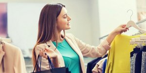 Νέα τάση: Ενοικίαση ρούχων ακόμη και για καθημερινή χρήση. Φωτογραφία: Shutterstock