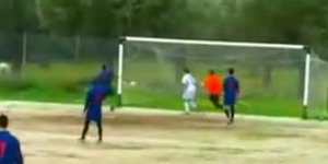 Η μπάλα χτύπησε τέσσερις φορές στο δοκάρι μετά από σουτ [βίντεο]